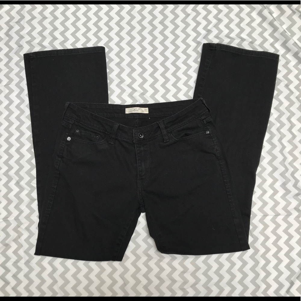 Black Levi’s boot cut 8M